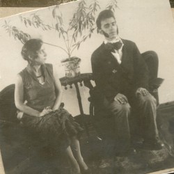 Фотография. Драмкружок больных в Ставропольской психиатрической больнице. 1930-е гг. Из фотоальбома главного врача А.Я. Доршта 1939 г.